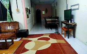 HrL Homestay Kangar